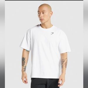 ESSENTIAL OVERSIZED T-SHIRT